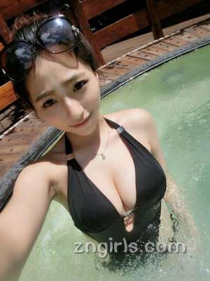 台湾比基尼美女Cynthia Wang自拍写真图片