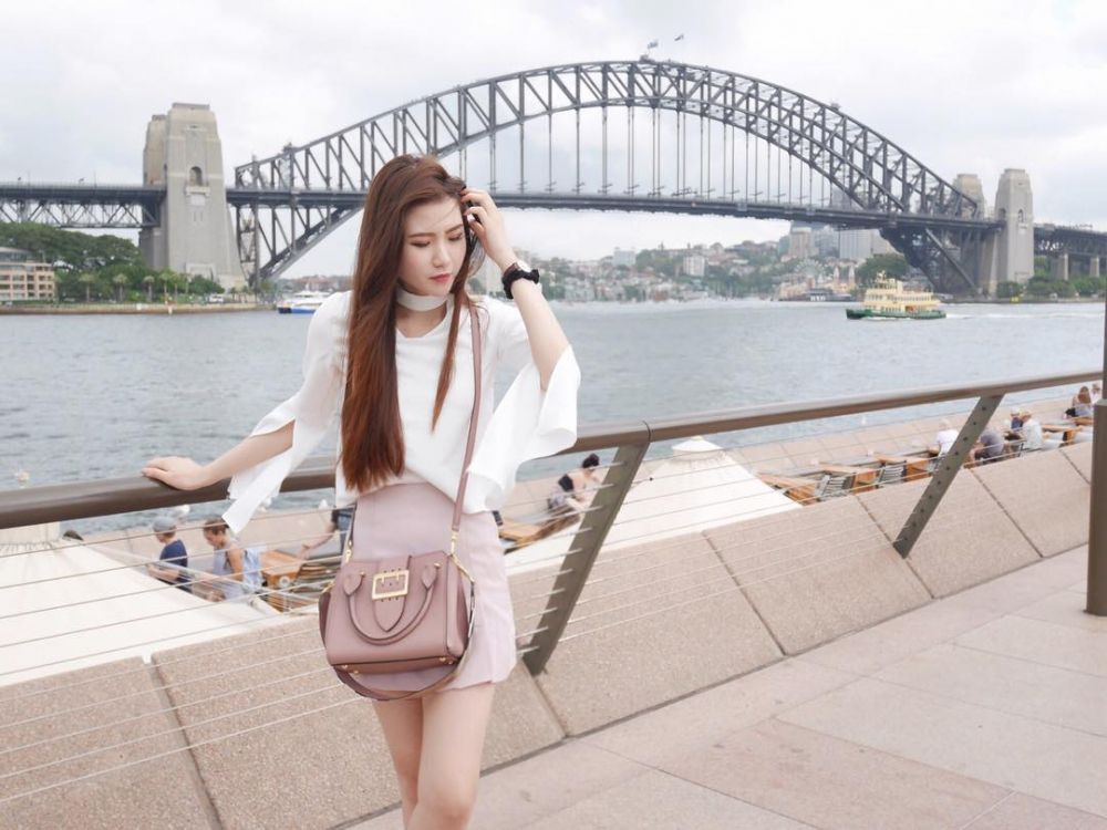 美女空姐Chia Ying生活自拍照甜美迷人