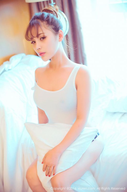 90后嫩模MM周予然私房美照图片