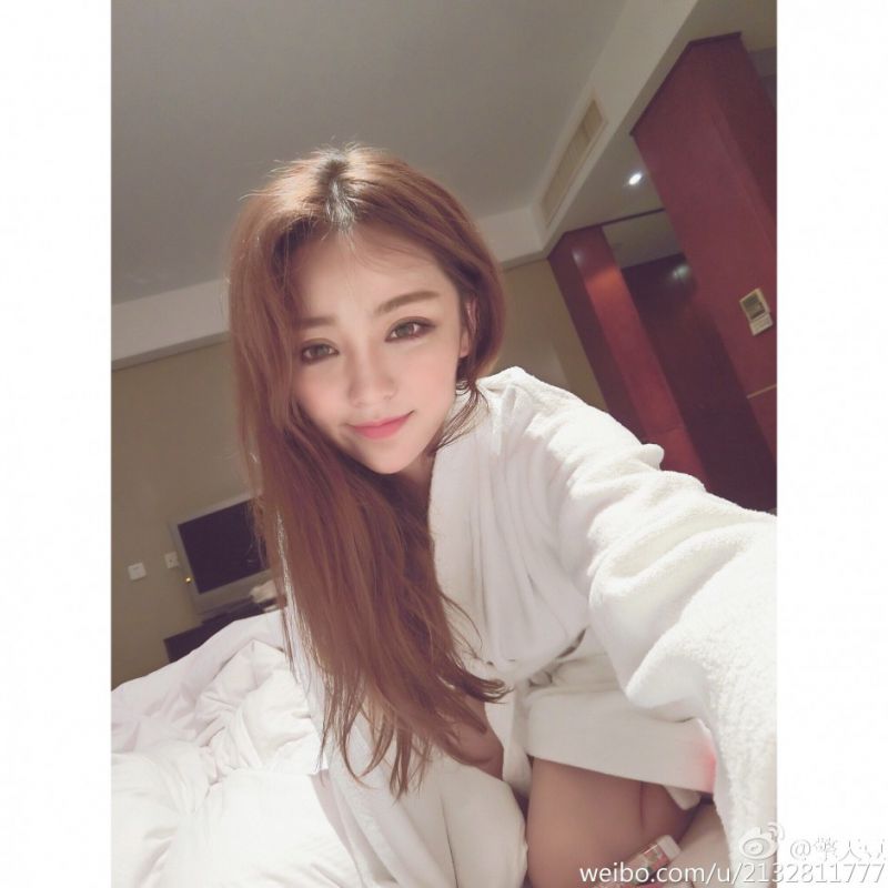网络红人美女擎天豆私拍图片合辑