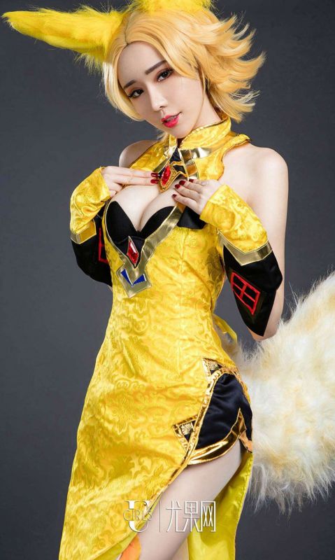 性感美女萌琪琪cosplay写真酥胸诱人