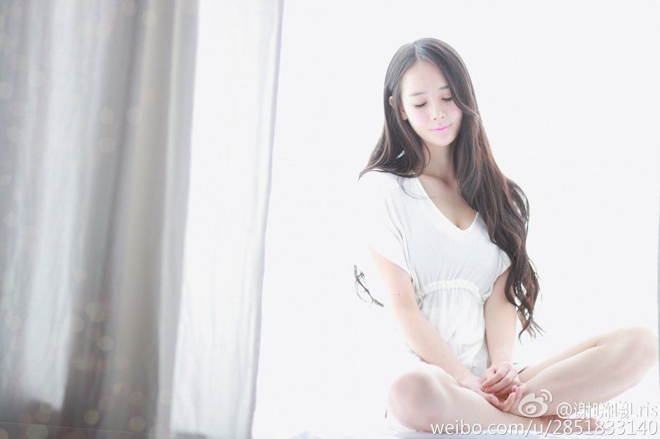 美胸模特谢晓曦Lris私房唯美写真图片