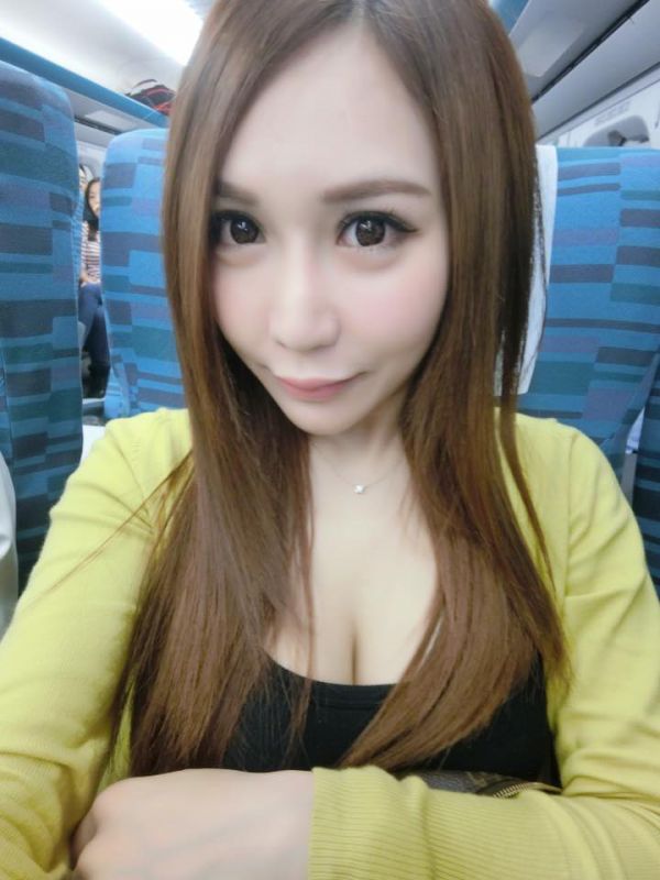 台湾模特詹l性感比基尼自拍照