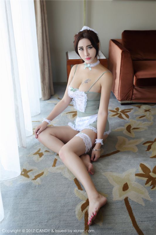 大胸美女孟狐狸私房制服诱惑写真