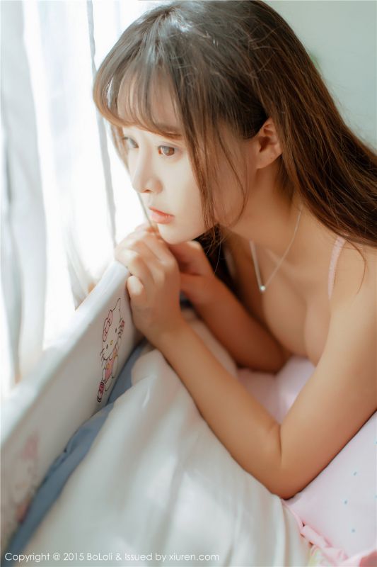 酥胸美女柳侑绮闺房性感内衣秀