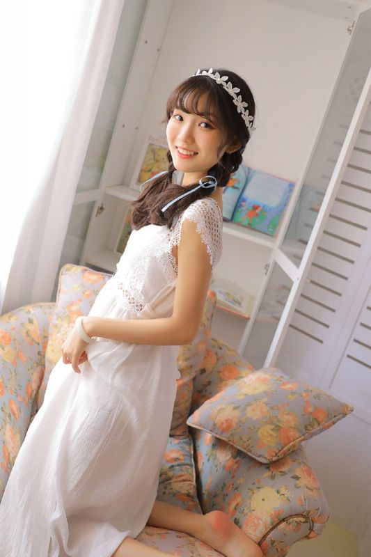 极品美女私房纤细长腿大胆开放白嫩写真图片