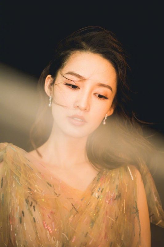 李沁梦幻半透长裙唯美靓丽气质出众写真图片