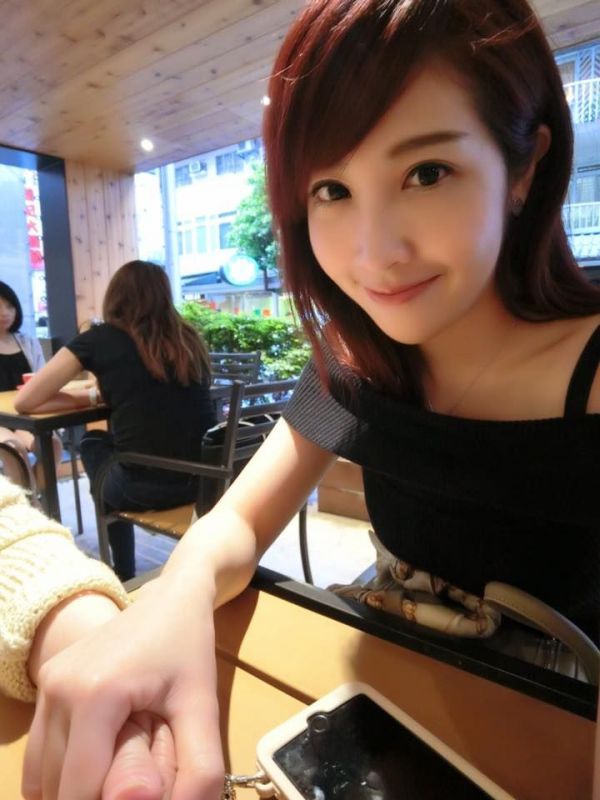 美女主播黄若薇自拍私房照甜美迷人