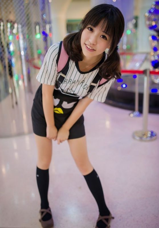 甜美女孩清纯街拍写真集