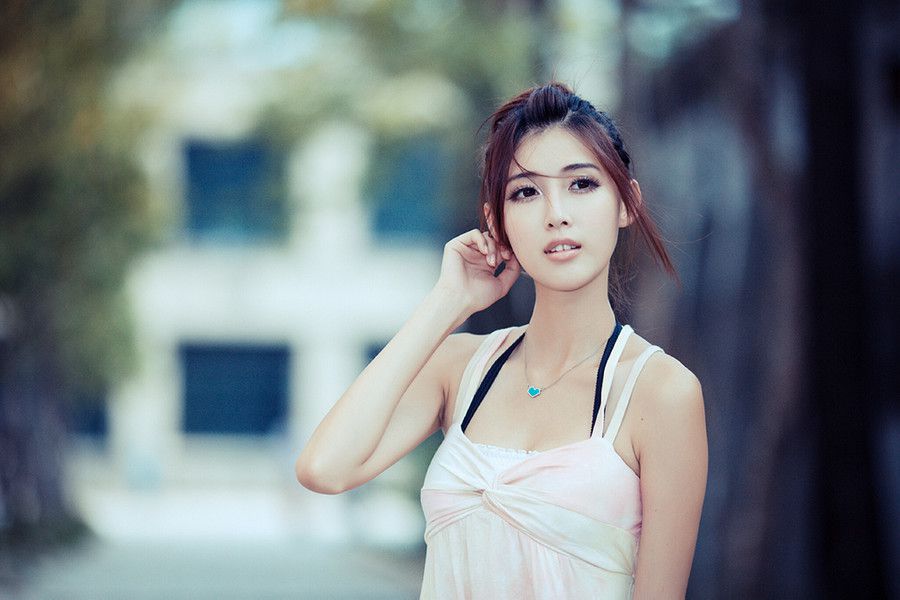 90后清纯美女高清室外写真合集