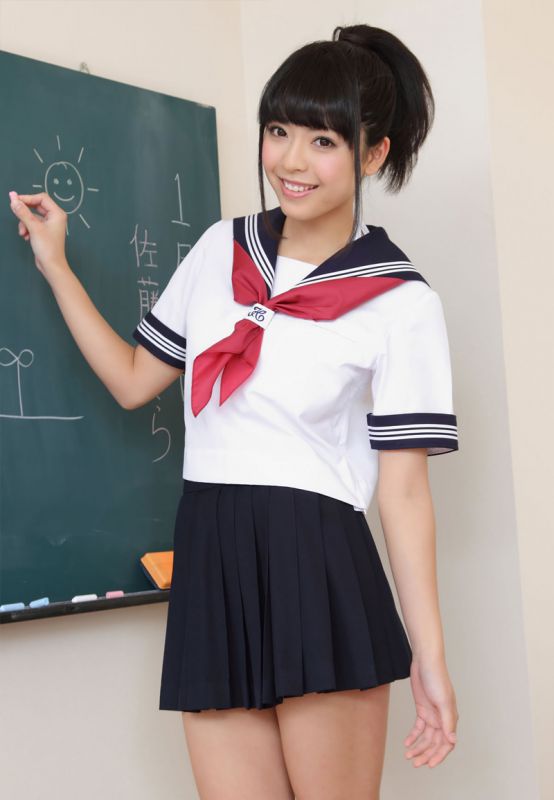 日本美女诱惑写真 日本美少女佐藤丽奈清纯制服诱惑写真