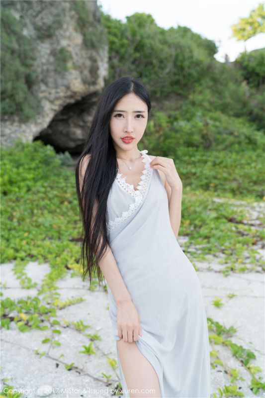 爆乳亚洲女优性感蕾丝内衣风骚绝色户外人体摄影写真