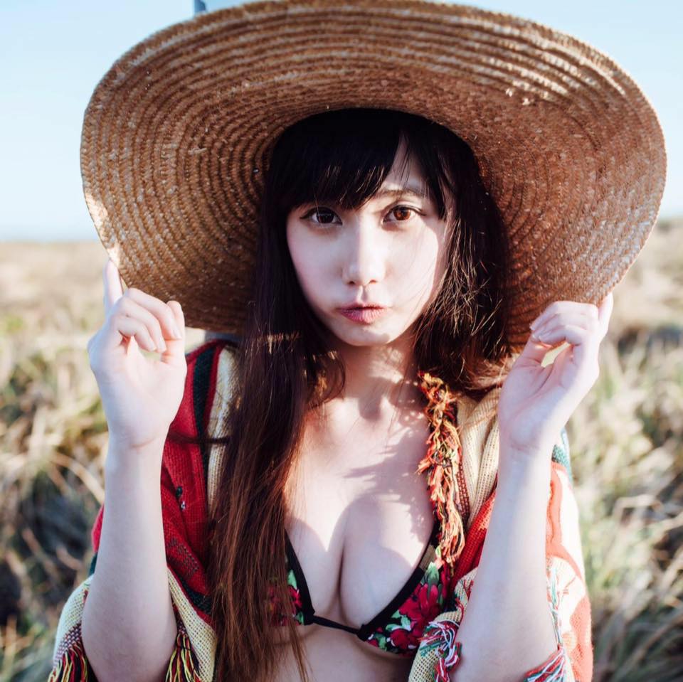 漂亮美眉图片李霖Sarina比基尼写真