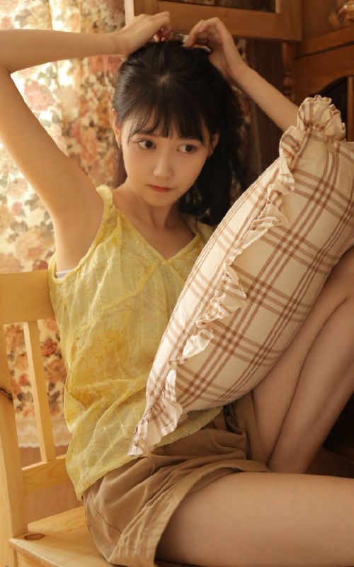 复古名媛气质美女居家清纯养眼内衣香艳诱人写真