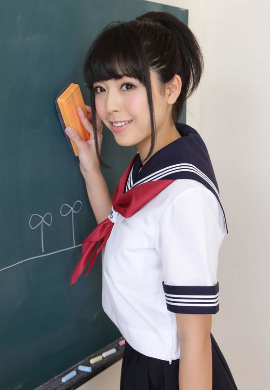 日本美女诱惑写真 日本美少女佐藤丽奈清纯制服诱惑写真
