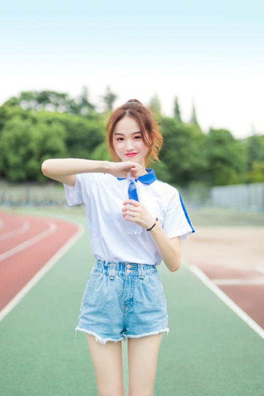 校园美女班花长腿热裤清纯火辣写真