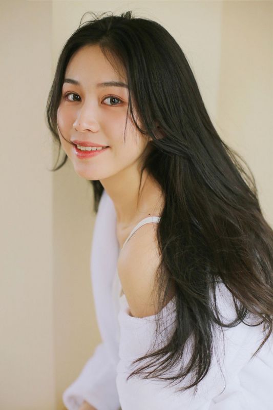 氧气少女泡沫澡浴巾床上大胆性感美女写真