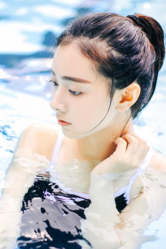 校园比基尼美少女湿身美乳诱惑大尺度死库水图片