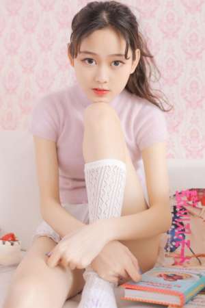 性感萝莉惹火内衣私房妖娆抚媚写真