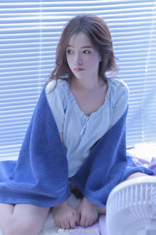 美少女网红白嫩玉体冷艳丰韵唯美养眼写真图片