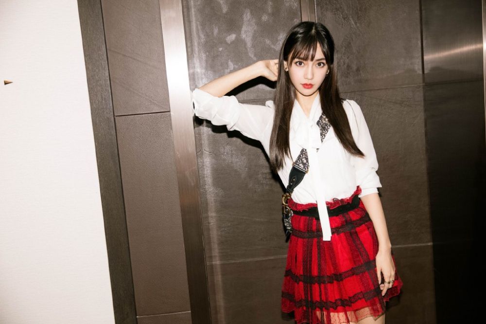 长发成熟御姐angelababy香艳白嫩美腿火辣诱人图片