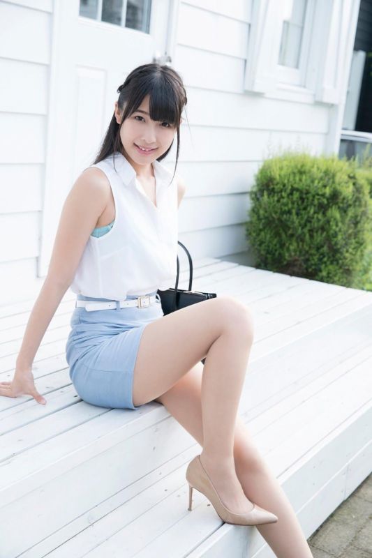 日本美女OL上班族川崎绫制服包臀熟女诱惑图片