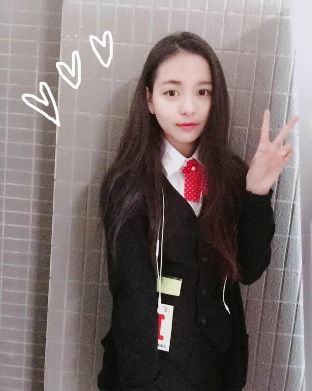 美女萝莉邱苡u私房自拍照可爱迷人