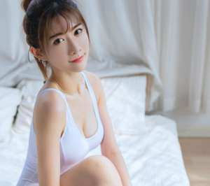 吊带爆乳深沟美女性感翘臀死库水大胆人体艺术图片