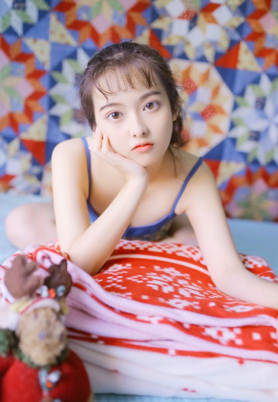 宅男女神花环唯美梦幻冷艳迷人写真