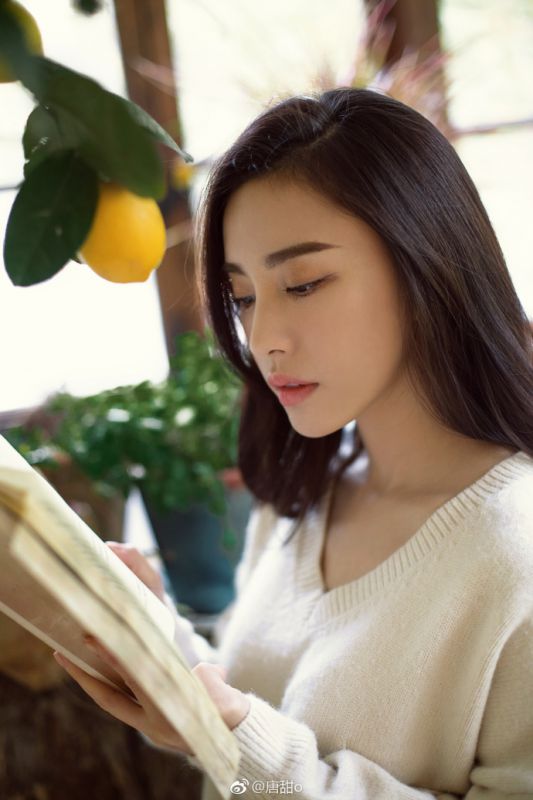 清纯文艺气质少女唐甜怡静明星生活照写真