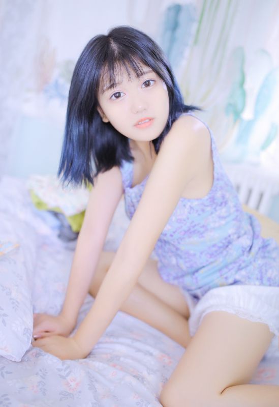 天然萌软妹女孩私房天真元气梦幻写真