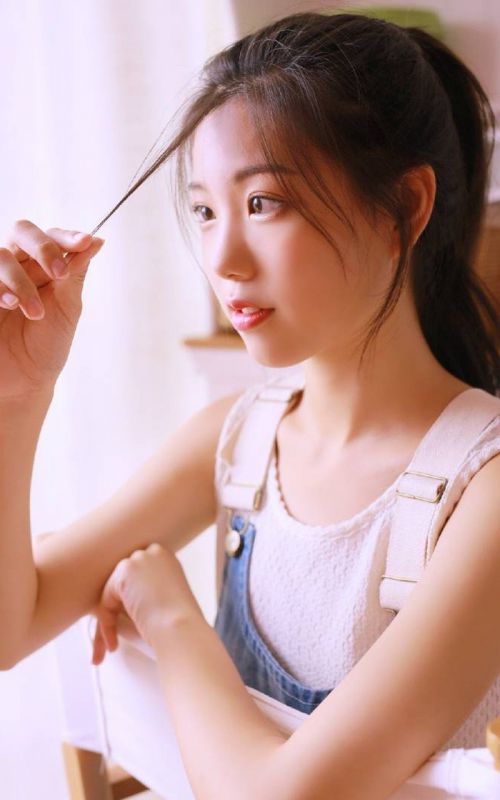 网络美女主播私房性感居家内衣酥胸诱惑写真