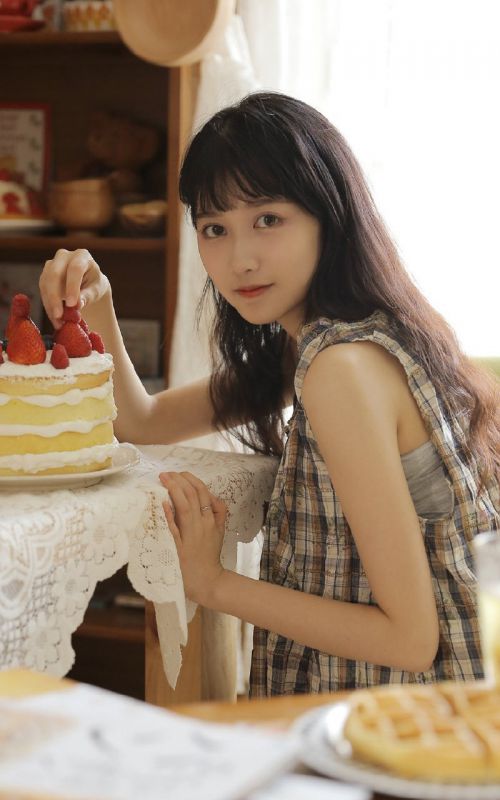 复古名媛气质美女居家清纯养眼内衣香艳诱人写真
