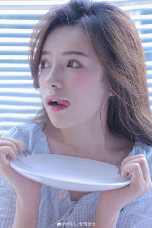 美少女网红白嫩玉体冷艳丰韵唯美养眼写真图片