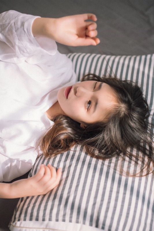 睡衣少女惬意周末时光白嫩小清新写真
