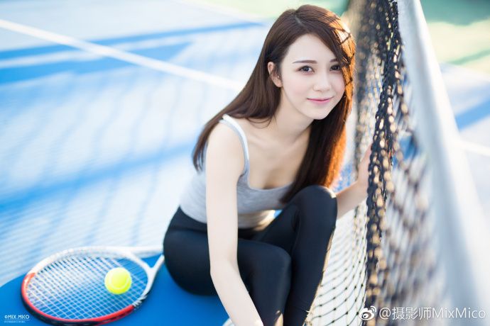 极品火辣美女教练性感巨乳长腿身材人体写真