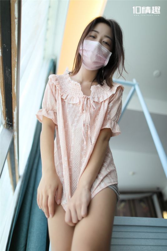 ROSI原味内裤mm极品骆驼趾脱她胸罩私房诱惑写真照