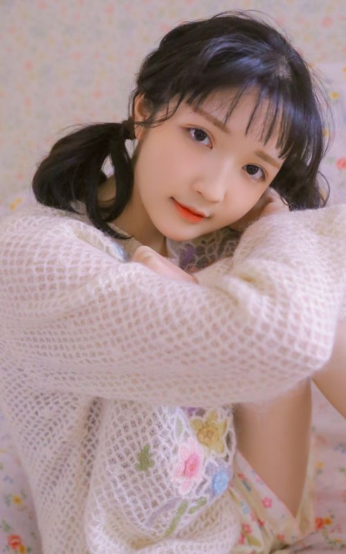 甜美双马尾美女白嫩小清新天然萝莉写真图片