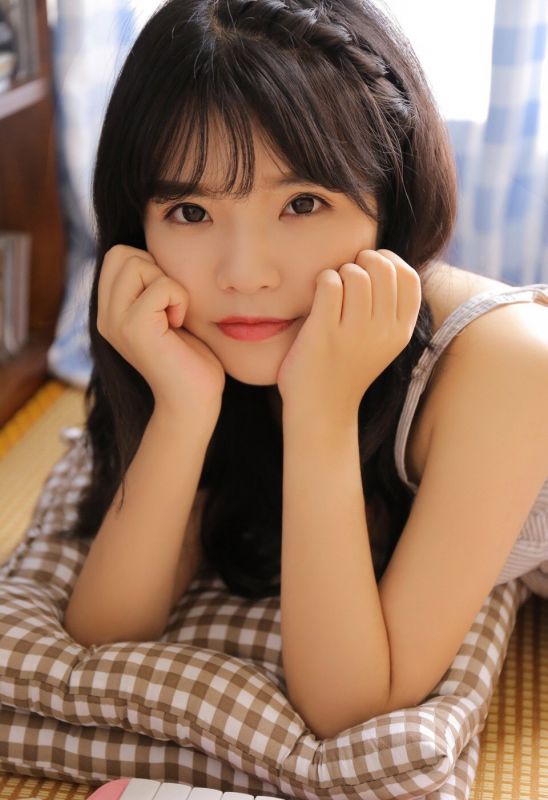 俏皮女孩私房内衣美足萌妹子福利写真图片