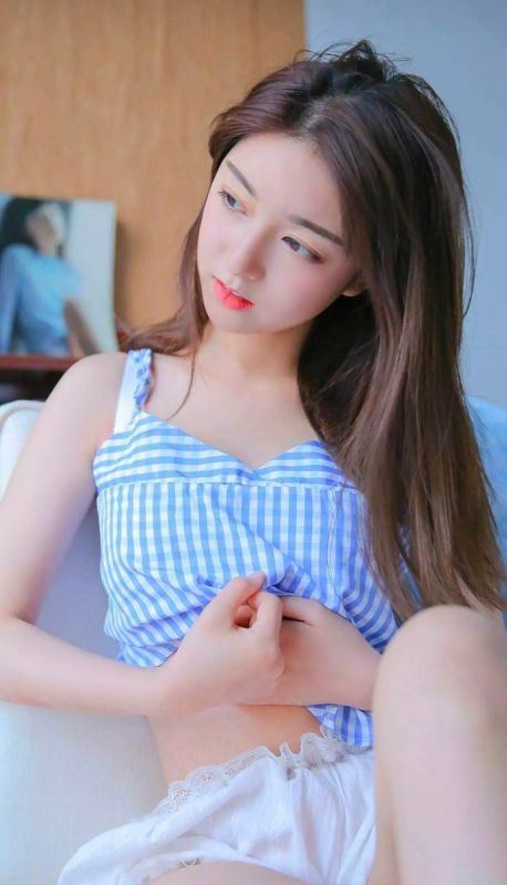 白嫩小清新美女天然清纯养眼白皙氧气写真图片