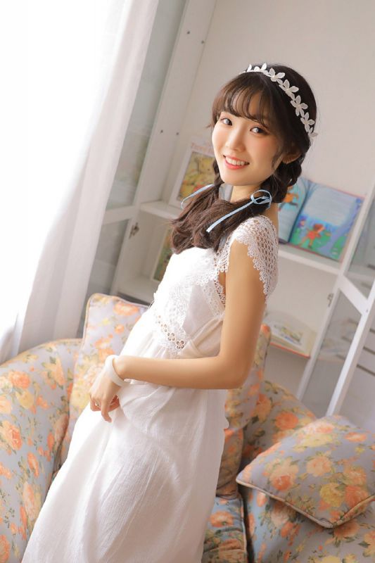 极品美女私房纤细长腿大胆开放白嫩写真图片