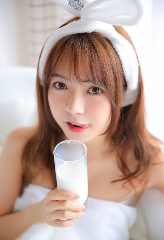 洗澡女孩清纯风骚性感粉嫩美女写真