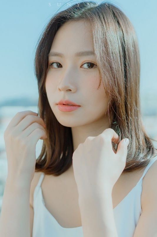 长裙氧气女神天台冷艳御姐气质美女写真