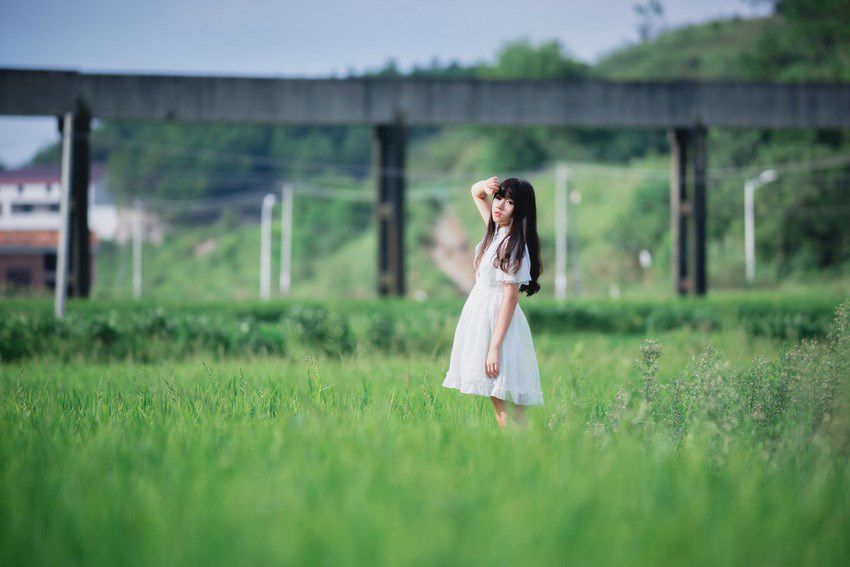 白裙子萌妹子乡下度假清纯写真