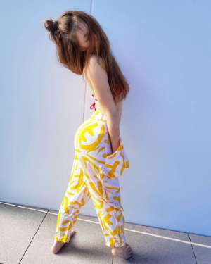 外国银发美女喂饱小妖精的嫩苞性感写真图片