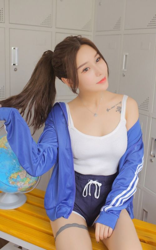 校园女神更衣室脱衣性感诱惑素人写真