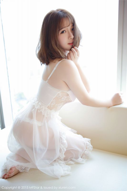 大胸嫩模徐cake蕾丝内衣性感写真