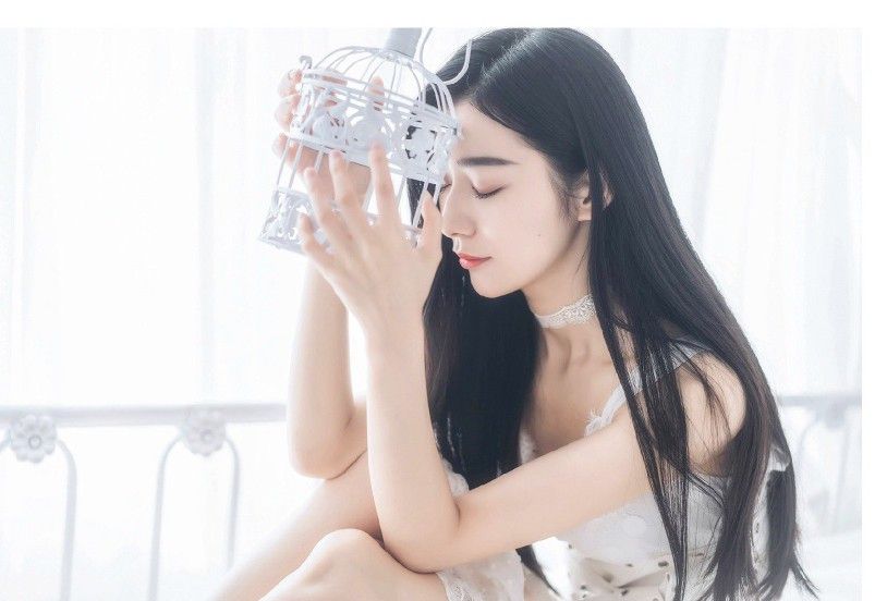 洁白纱裙少女白皙嫩肤小清新唯美写真