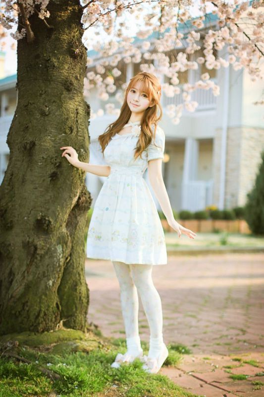 韩国少女yurisa甜美长相惹人爱