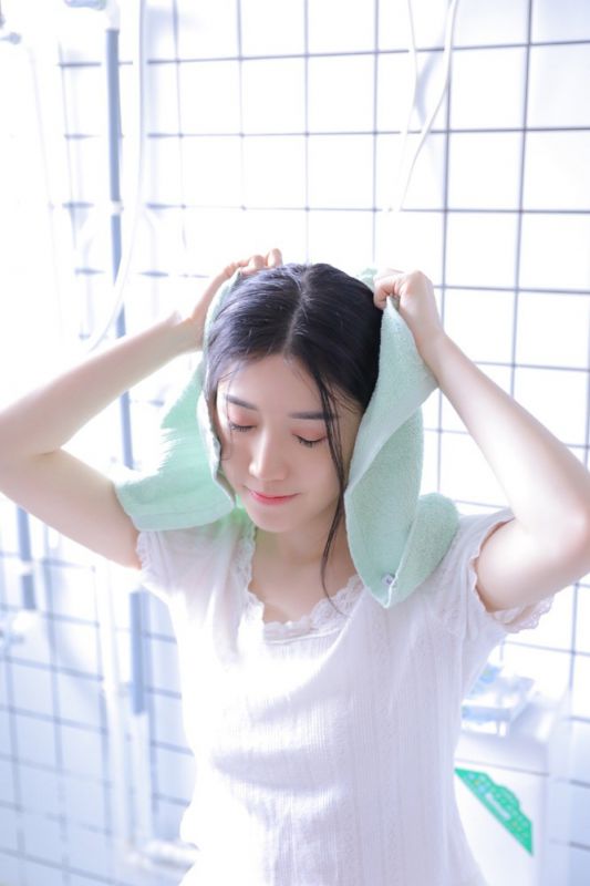 萝莉少女私房洁白睡裙小清新美女写真